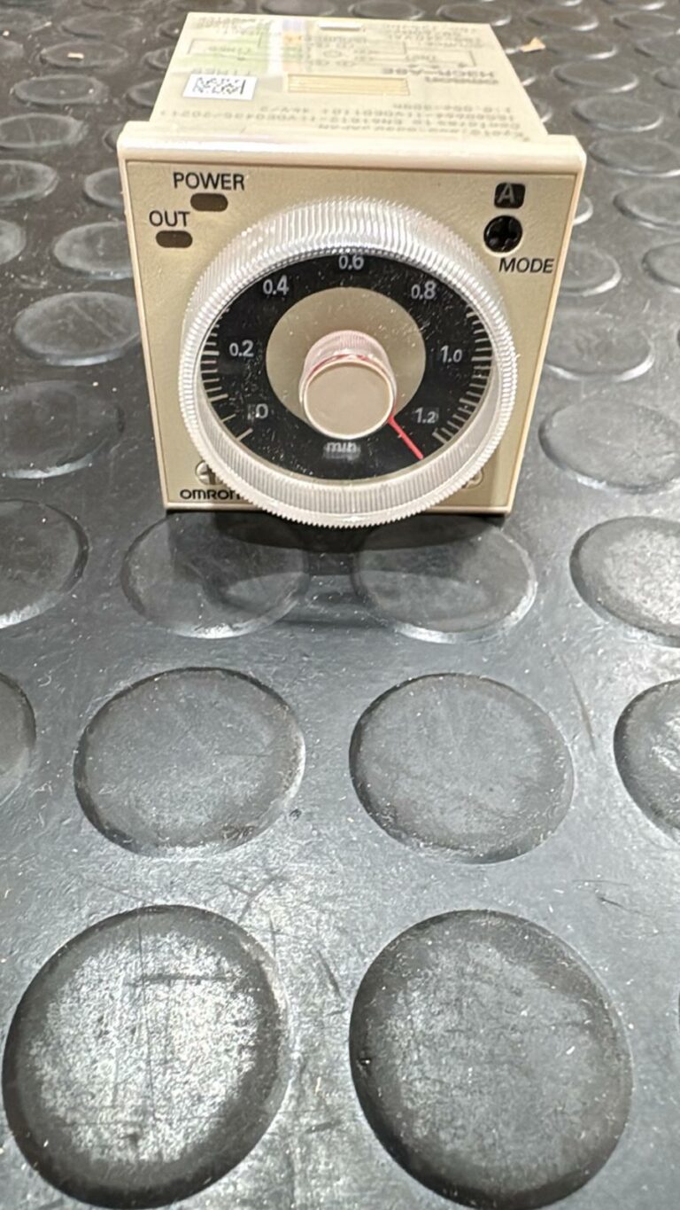 OMRON H3CRA8E100240VAC100125VDC Ricambi elettrici e automazione