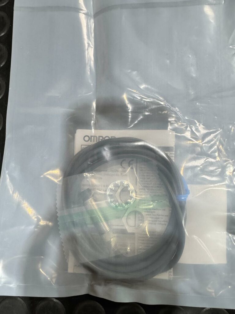 OMRON E2AM12KN08WPB12M - immagine 2