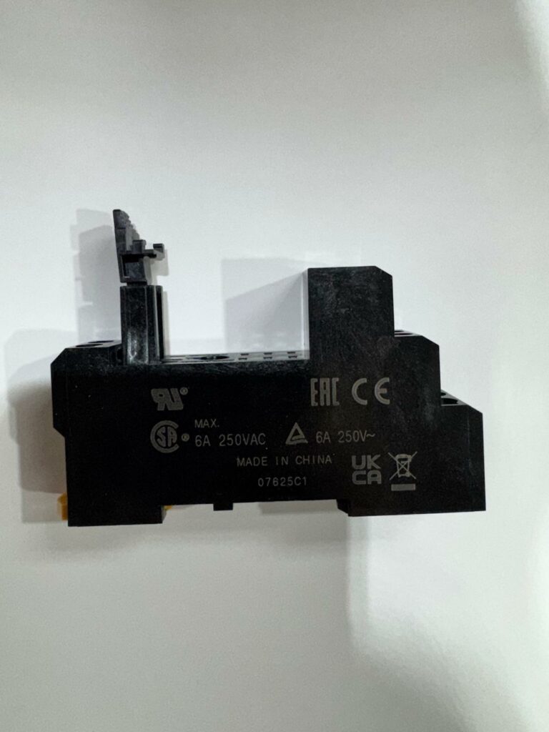 OMRON P2RF08E - immagine 2