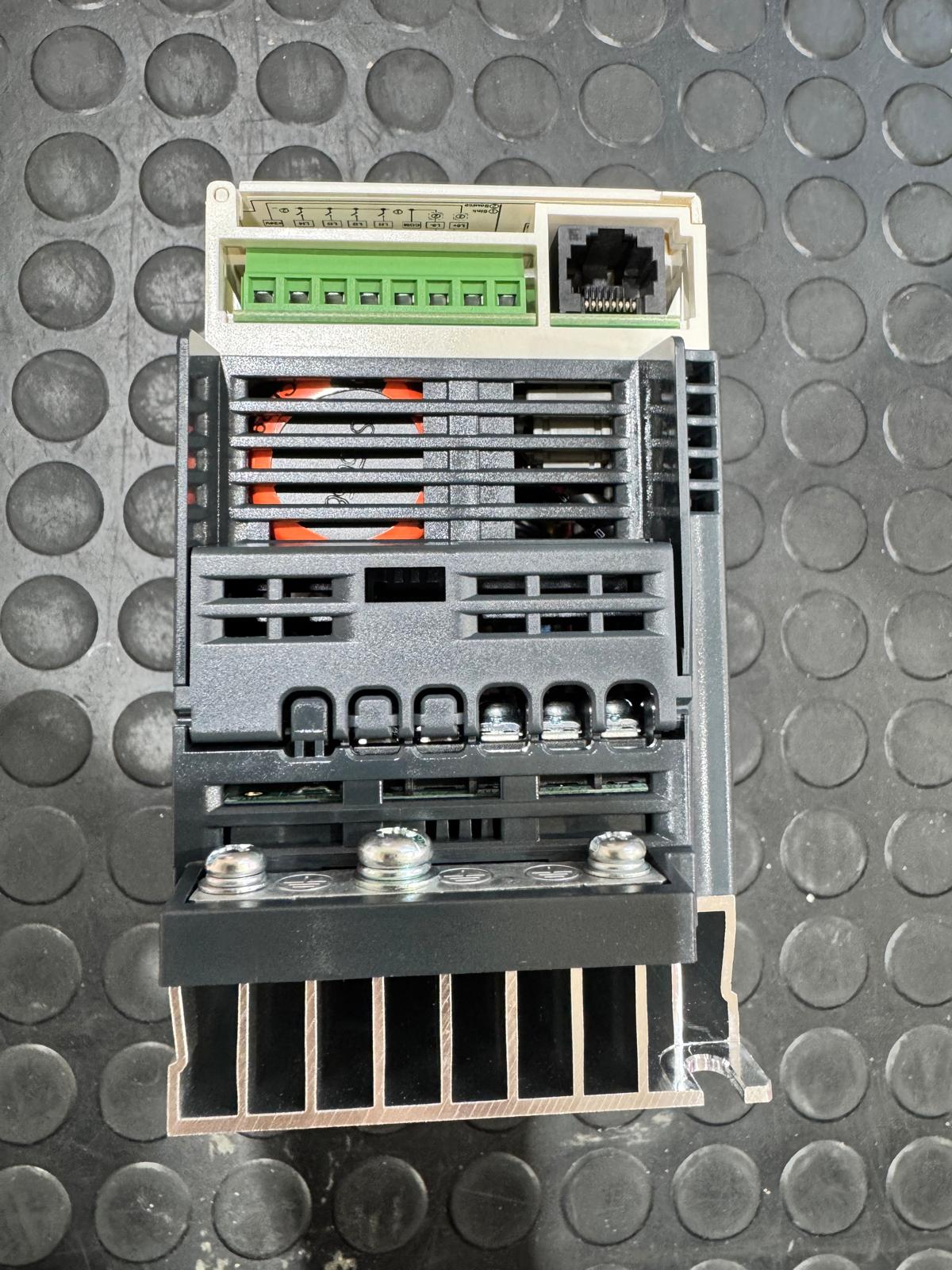 1779434773-OEUwV-ATV12H037M2.jpeg SCHNEIDER ATV12H037M2 Ricambi elettrici e automazione